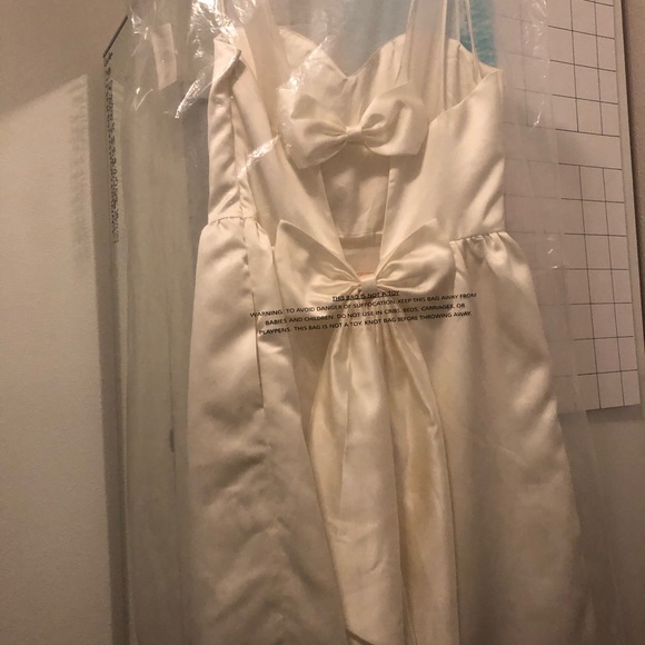 White short wedding dress - Picture 3 of 4